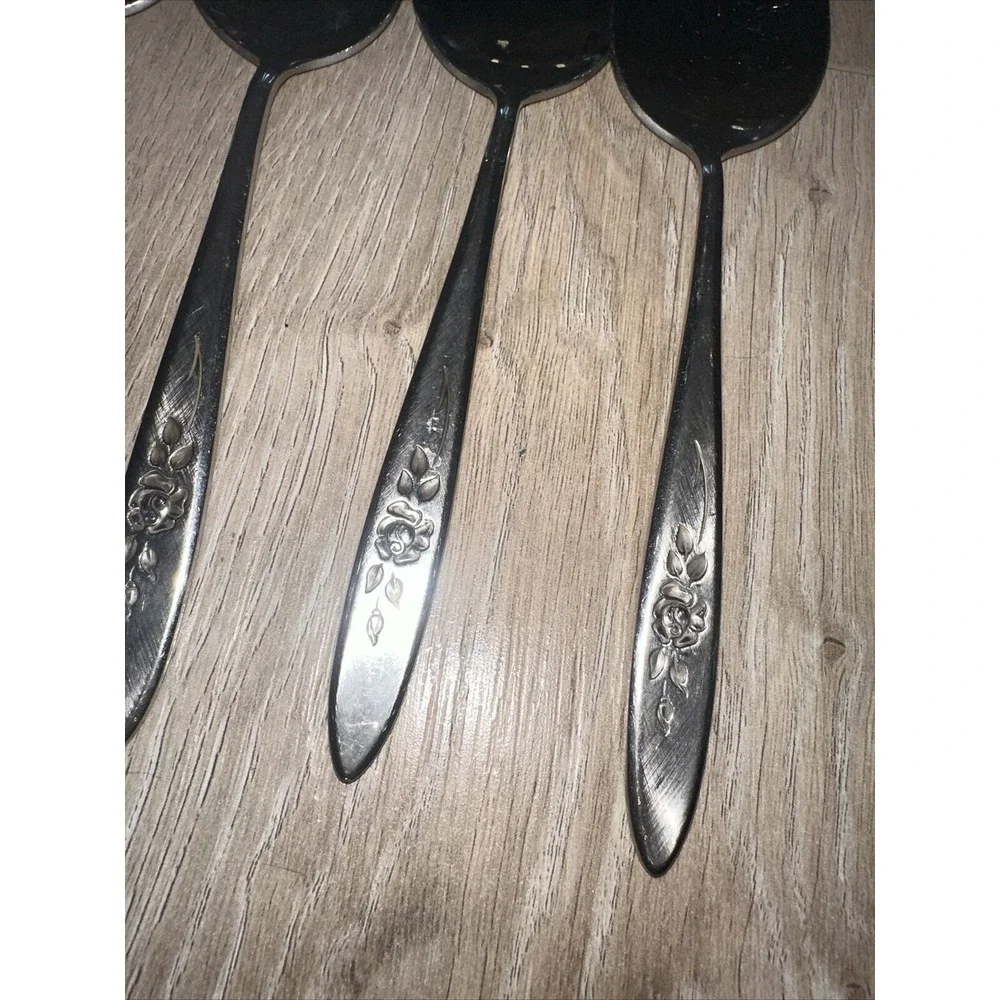 20 PIECES  ONEIDA COMMUNITY‎ ROSE SHADOW STAINLESS FLATWARE Fork Spoon Knife